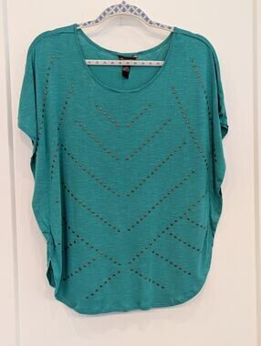 Bit & Bridle Medium SS Green Knit Shirt Cowgirl Western Metal Embellishments